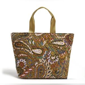 Vera Bradley Essential Lunch Tote in Buta Spray